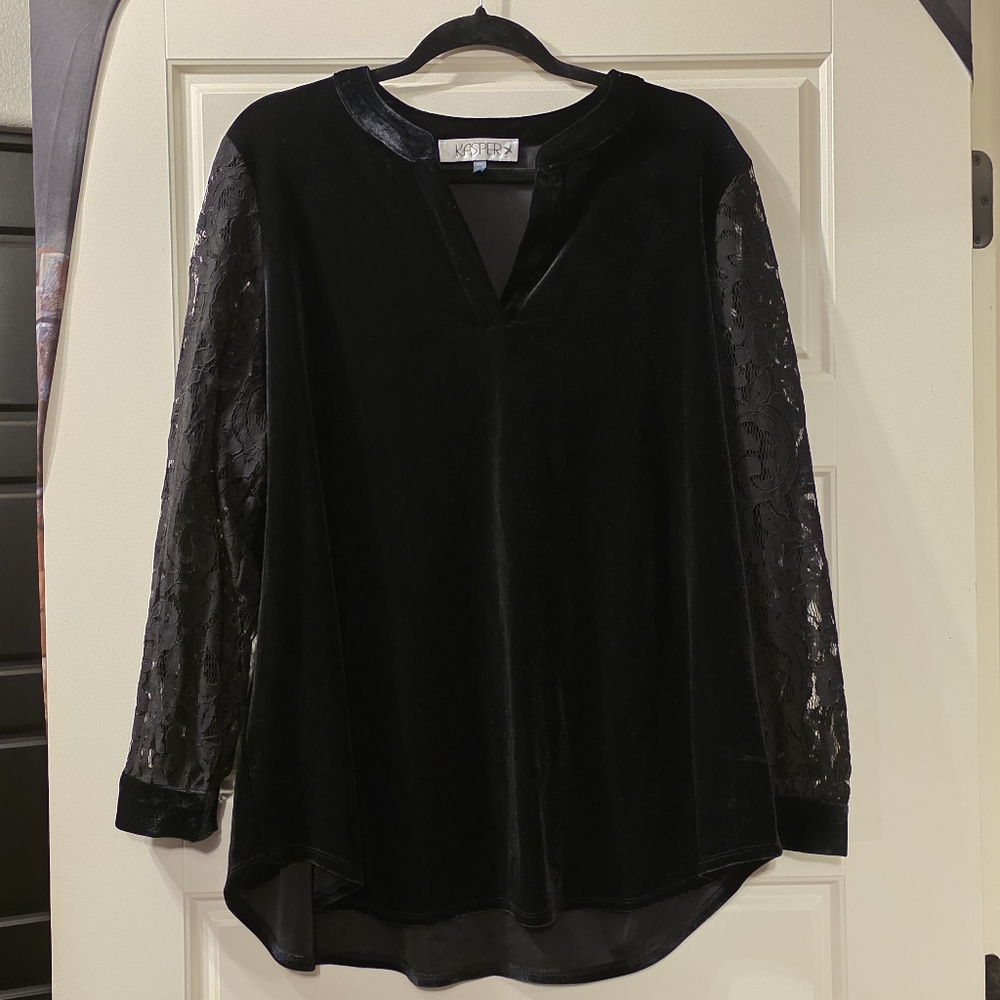 Kasper Plus Split Vneck Velvet Lace Longsleeve Top - Picture 3 of 10